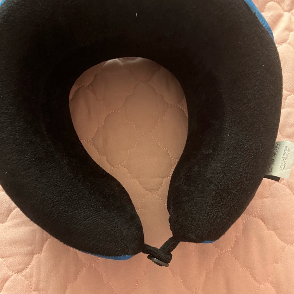 Travel Neck Pillow - Black and Blue Comfort Support